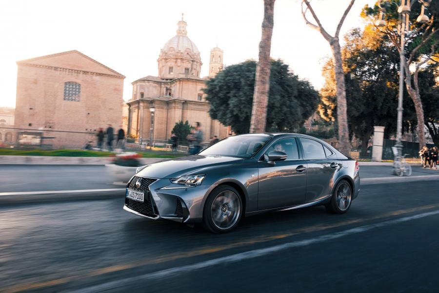  Lexus IS200t F-Sport 2016 года  (WW) (фото 24 из 35)